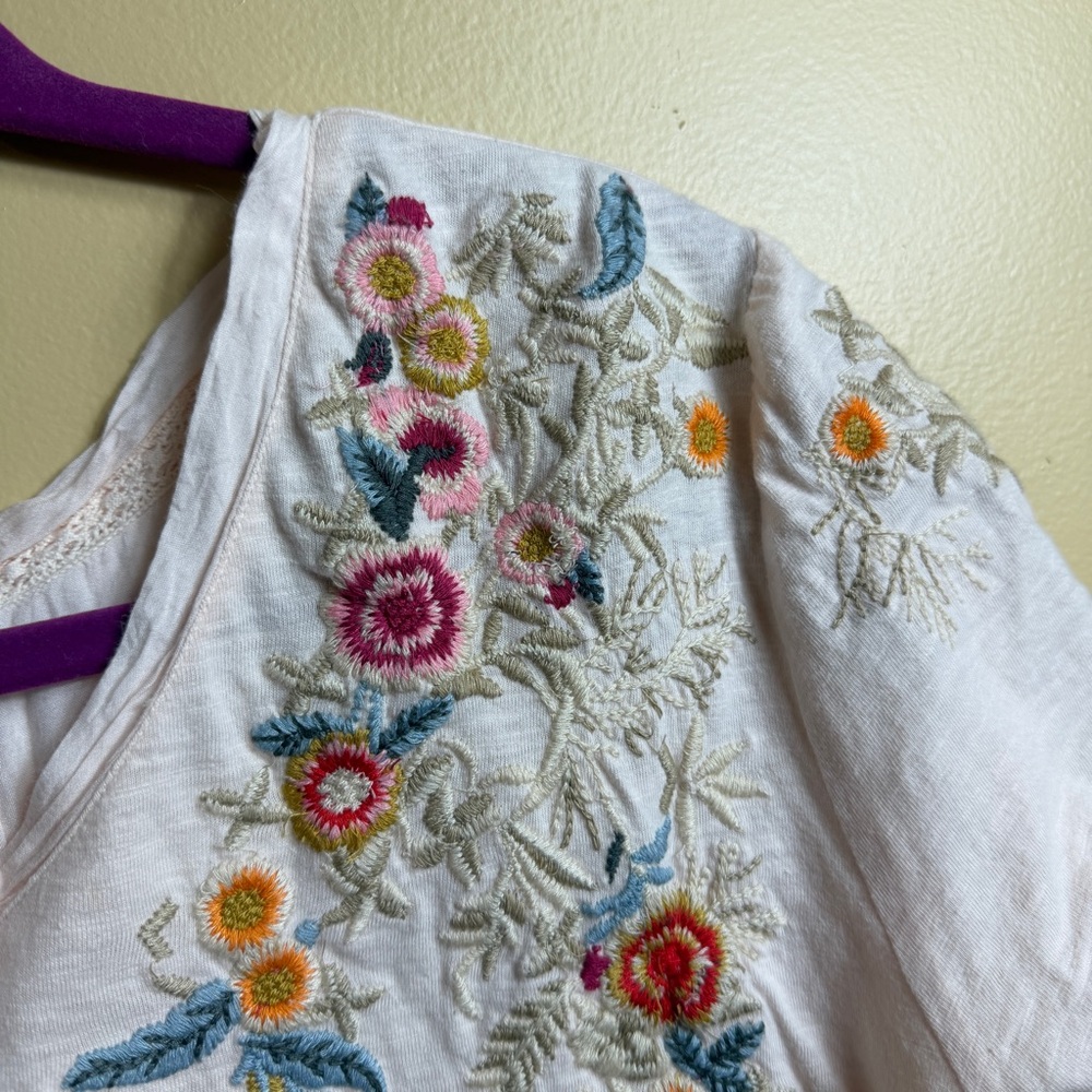 Sundance Embroidered Cream Blouse with Multicolor Floral Accents - Picture 4 of 9